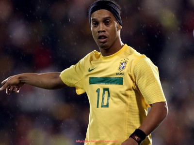 黑白体育直播-欧冠和欧联杯冠军争夺对球队整体实力的促进作用